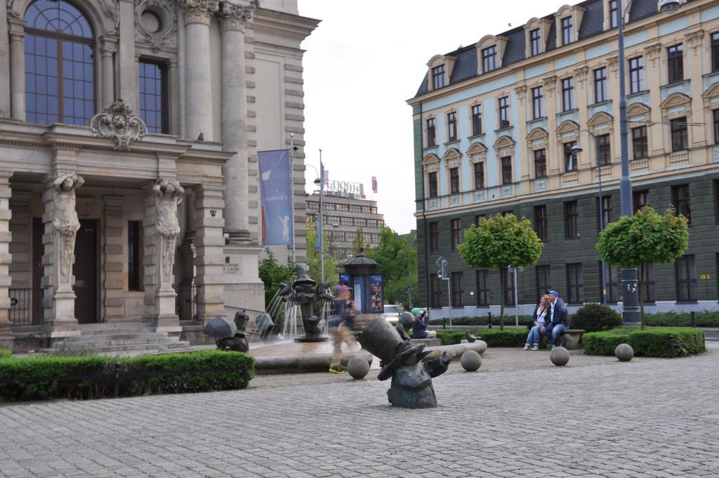 Pokoje Goscinne Przy Ogrodzie Staromiejskim Wroclaw Dış mekan fotoğraf