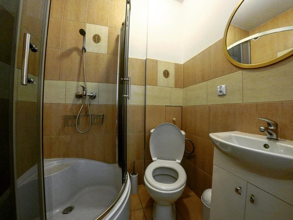 Pokoje Goscinne Przy Ogrodzie Staromiejskim Wroclaw Dış mekan fotoğraf